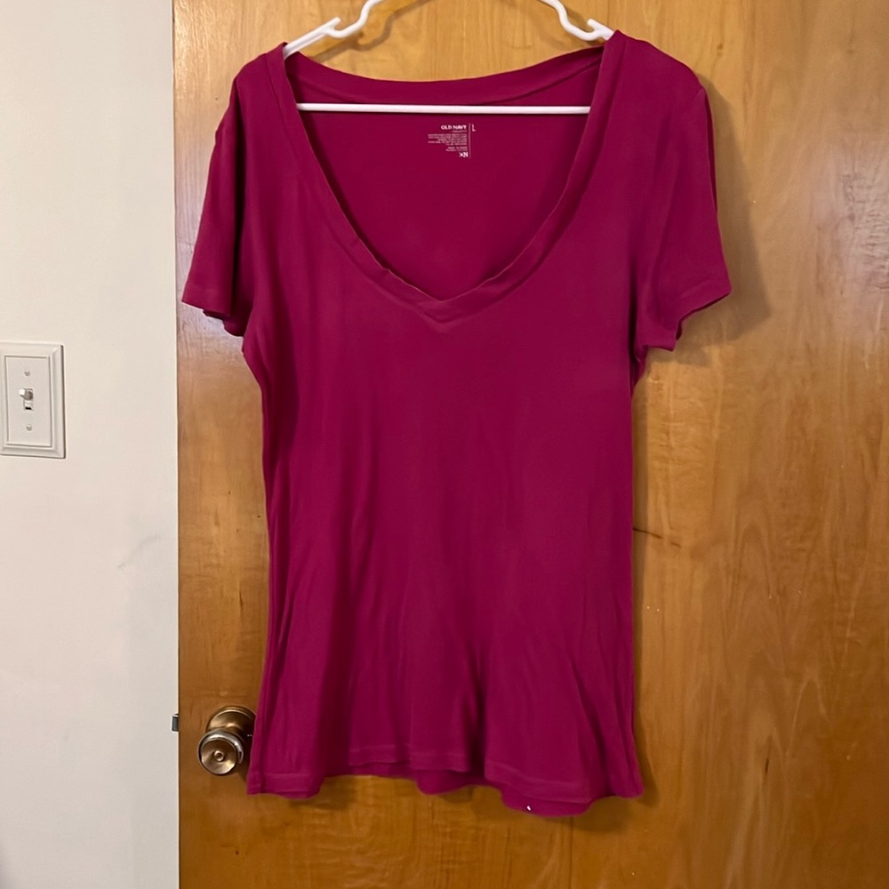 Size L Old Navy pink v-neck t-shirt